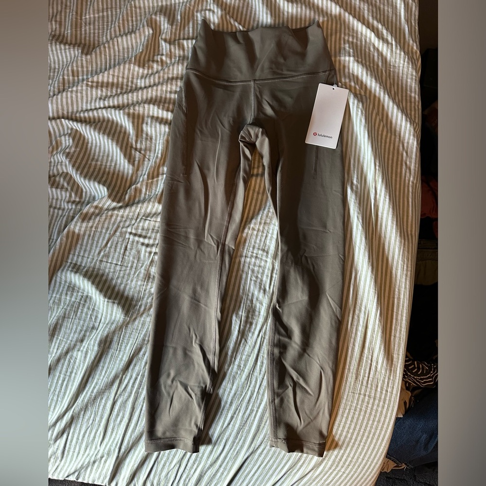 NWT Lululemon Wundertrain with Pocket!